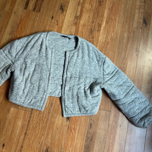 Urban outfitters cropped sweater/jacket - Picture 1 of 12
